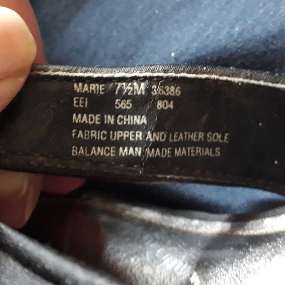 METAPHOR Black Satin Bow Design Heels - Picture 7 of 7